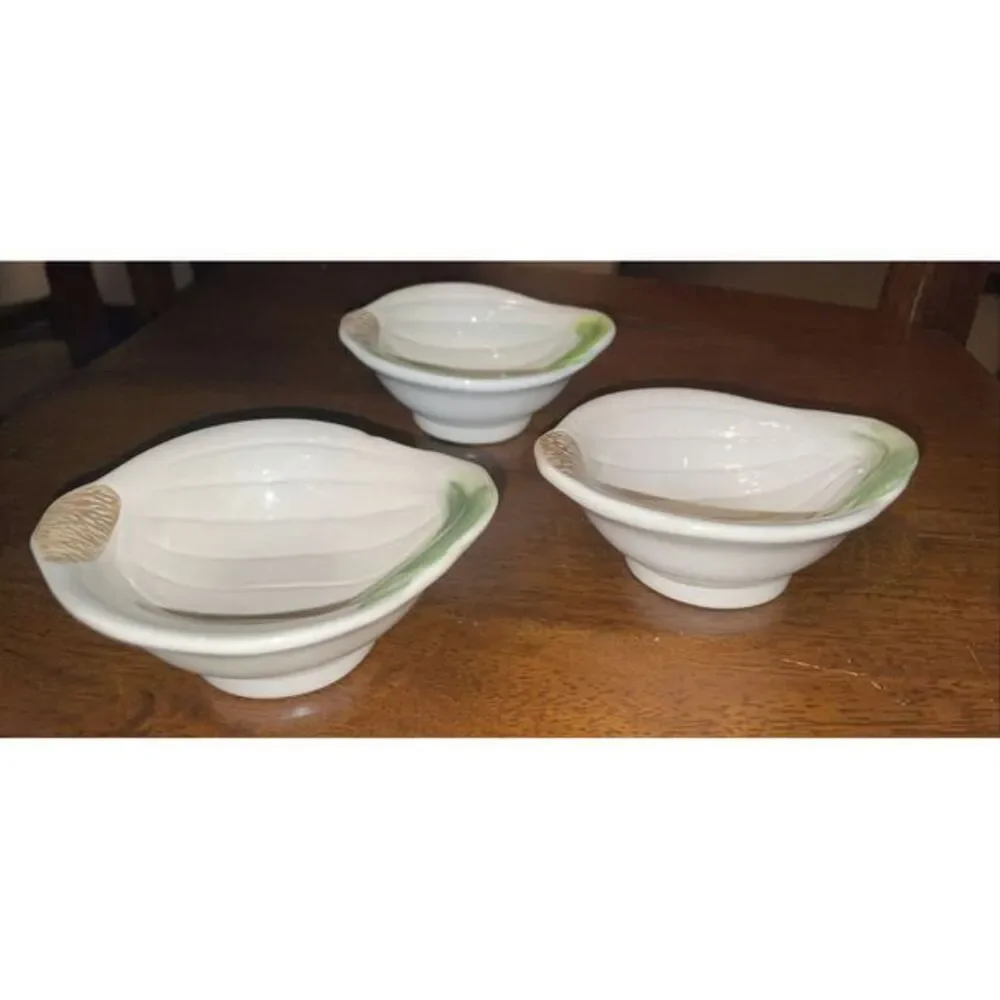 3 Williams-Sonoma, Ceramic Spice Dipping Finger Bowl Cup White Onion Design‎